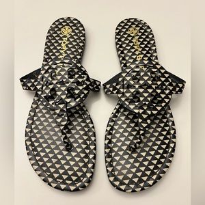 Tory Burch NEVER WORN Miller sandals.